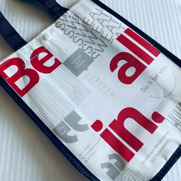 Lululemon Hoodie with Bonus Bag Size 4 - Picture 6 of 6